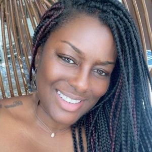 Meet your Posher, Junie